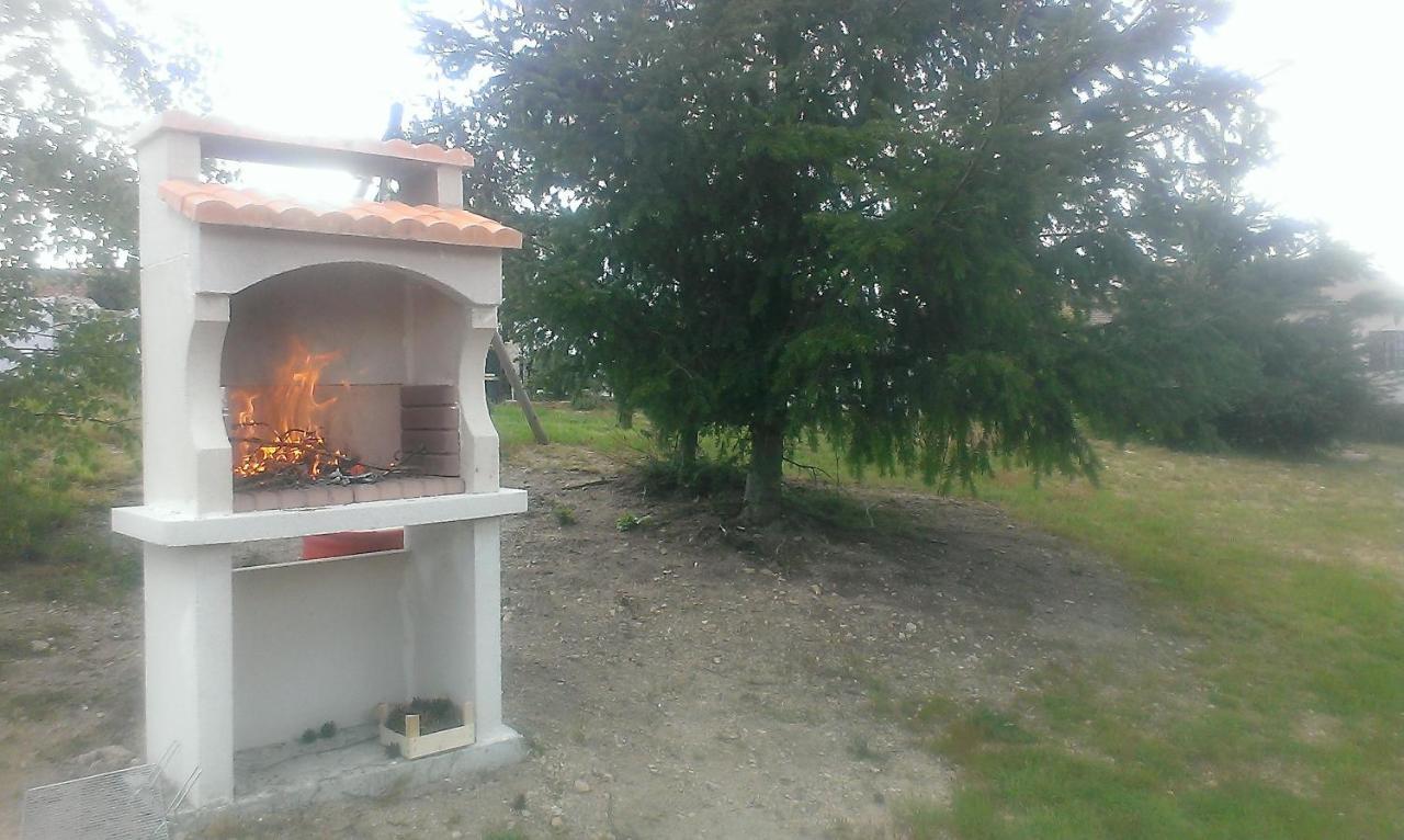 Pialous:Chalet En Rondins Avec Espace Detente La Chapelle-d'Aurec Zewnętrze zdjęcie
